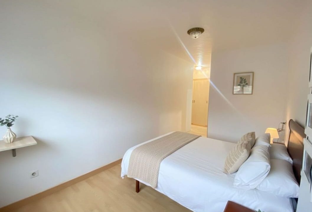 01_SANTIAGO_MILLADOIRO_HABITACION_01