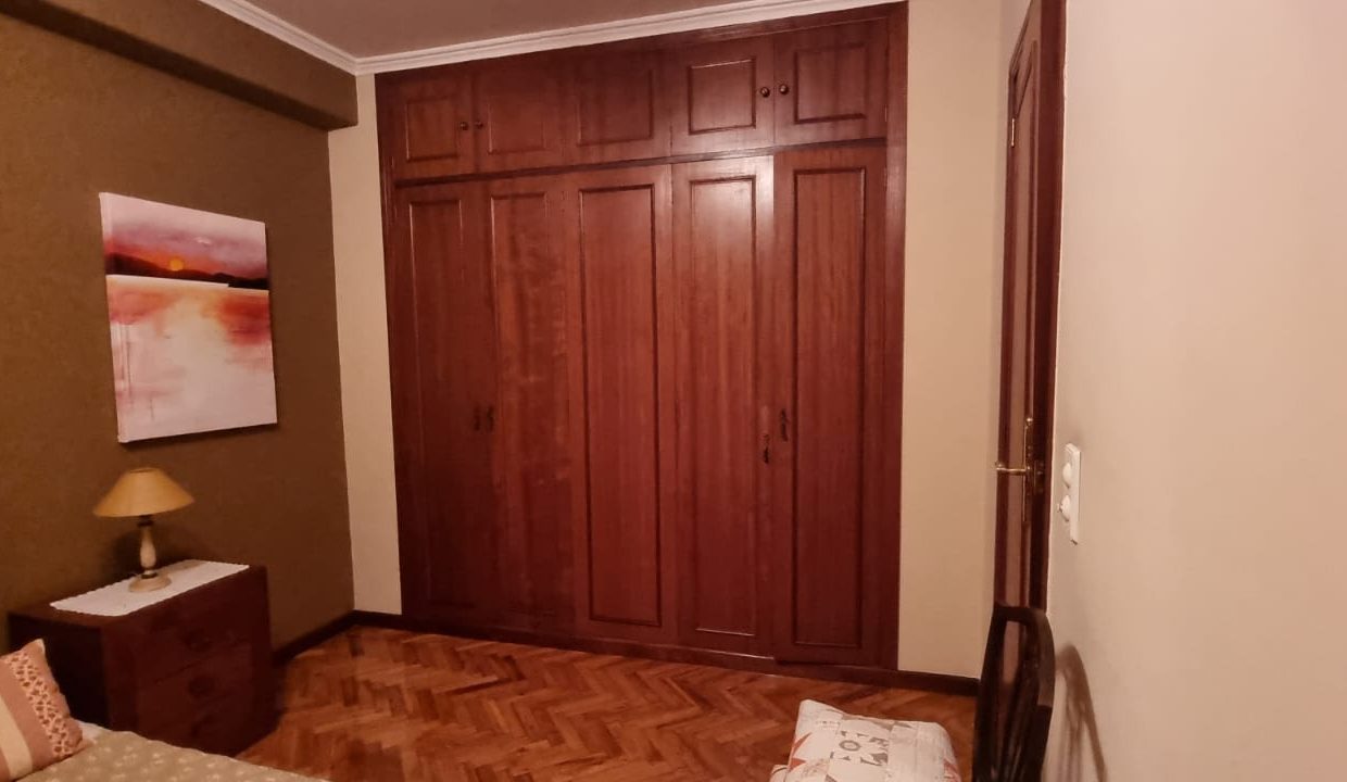 Armario dormitorio principal con vestidor – Avenida de la Marina – Vilagarcía