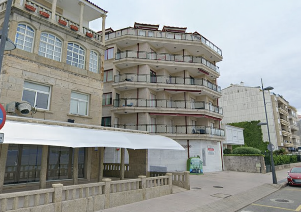 Piso en Sanxenxo – Fachada del edificio