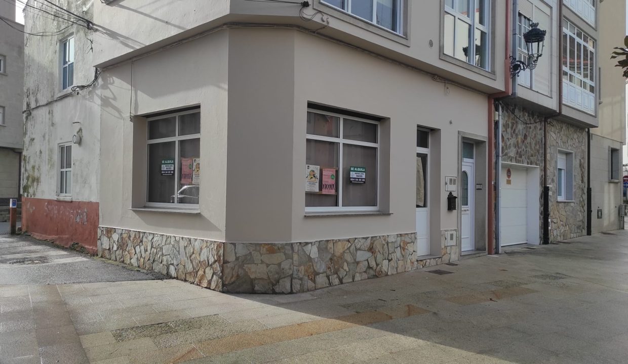 BAJO COMERCIAL POBRA DO CARAMIÑAL