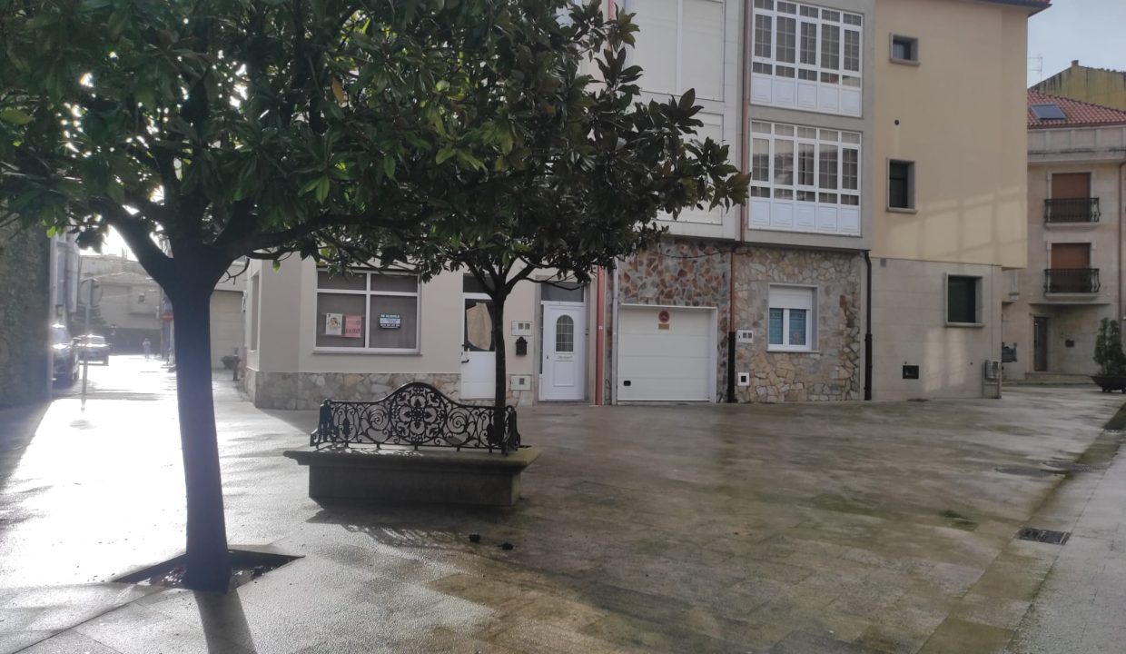 BAJO COMERCIAL POBRA DO CARAMIÑAL