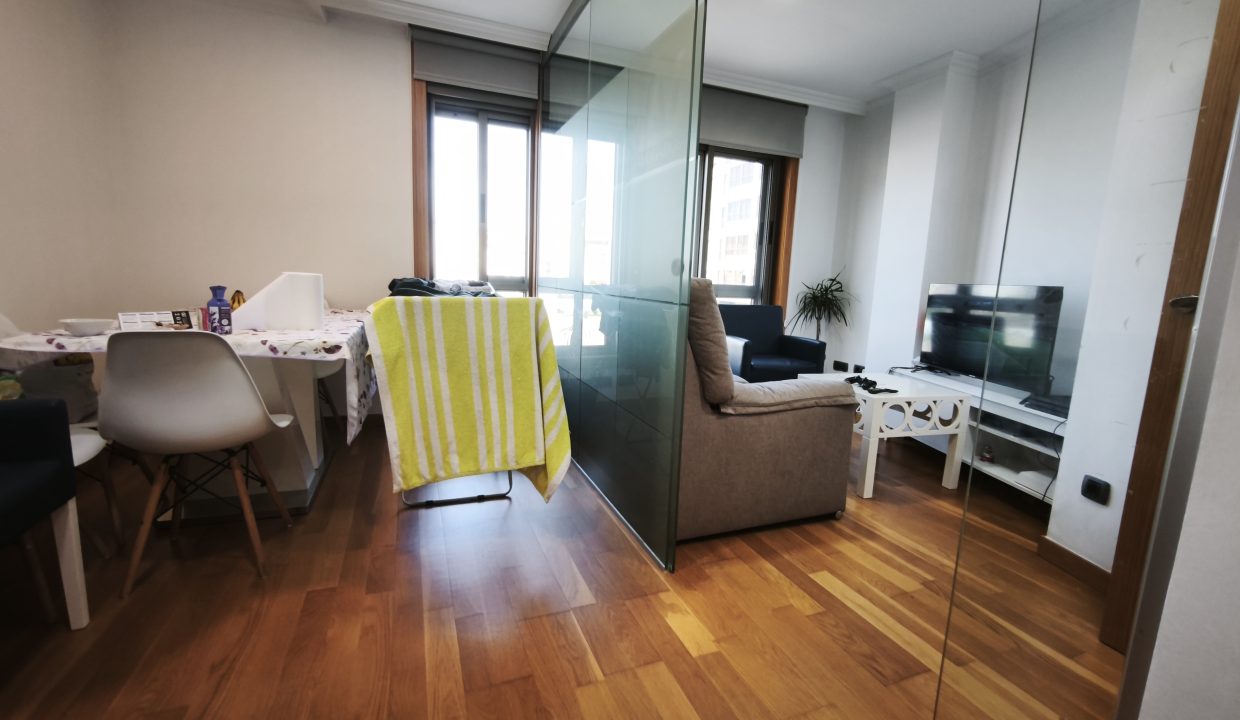 PISO EN PLAZA DE ESPAÑA – RIBEIRA, MODERNO Y LISTO PARA ENTRAR A VIVIR