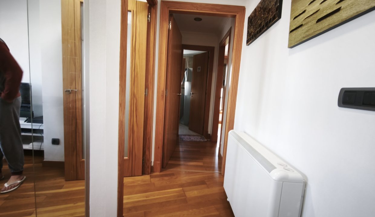 PISO EN PLAZA DE ESPAÑA – RIBEIRA, MODERNO Y LISTO PARA ENTRAR A VIVIR