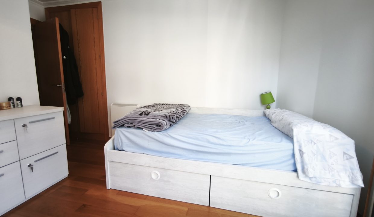 PISO EN PLAZA DE ESPAÑA – RIBEIRA, MODERNO Y LISTO PARA ENTRAR A VIVIR