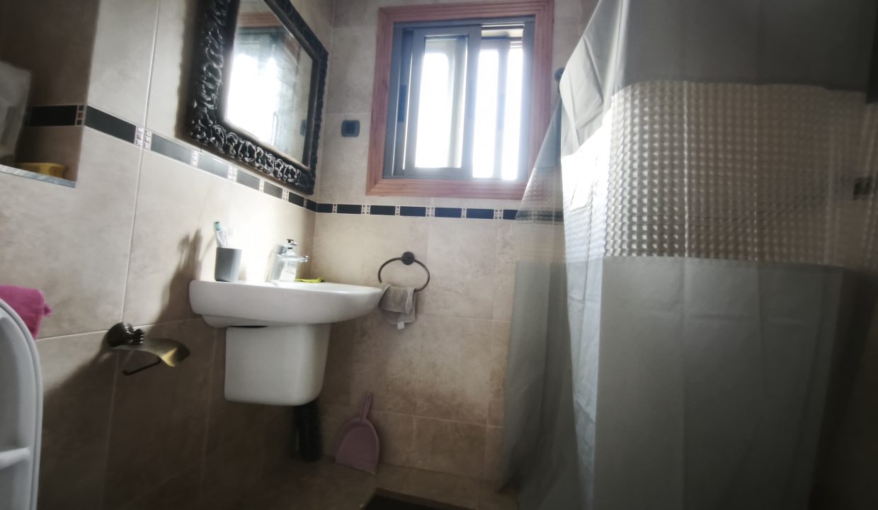 PISO EN PLAZA DE ESPAÑA – RIBEIRA, MODERNO Y LISTO PARA ENTRAR A VIVIR