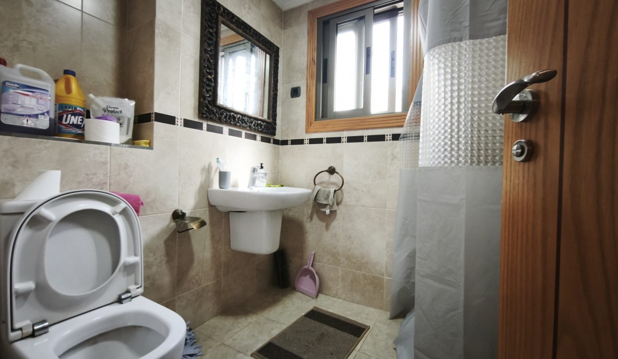 PISO EN PLAZA DE ESPAÑA – RIBEIRA, MODERNO Y LISTO PARA ENTRAR A VIVIR