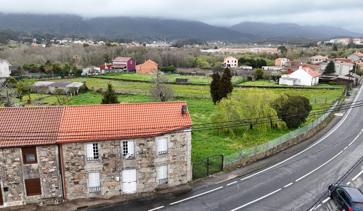 CASA EN VENTA EN A POBRA DO CARAMIÑAL CON TERRENO 520 m² | CASA CON FINCA EN GALICIA CERCA DE LA PLAYA