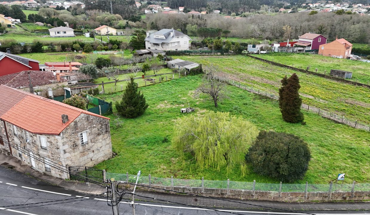 CASA EN VENTA EN A POBRA DO CARAMIÑAL CON TERRENO 520 m² | CASA CON FINCA EN GALICIA CERCA DE LA PLAYA