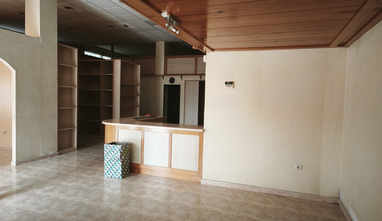 Local comercial en Rianxo con gran potencial