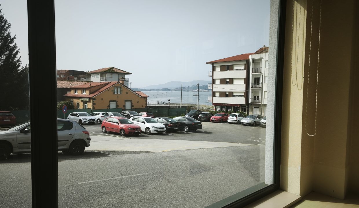 Local diáfano en Rianxo