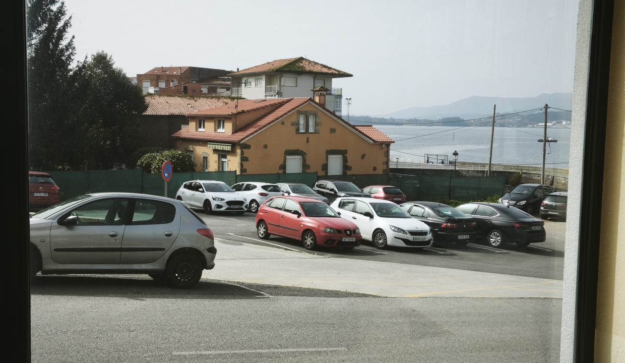 Bajo comercial en Rianxo con doble altura