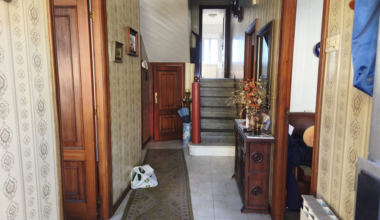 Oportunidad de inversión: casa con parcela en Ribeira