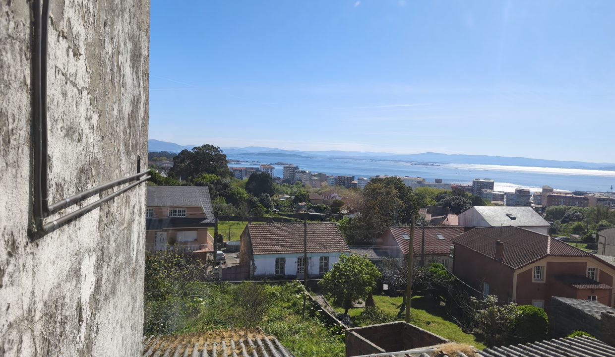 Casa con jardín y potencial a solo 1 km de la playa