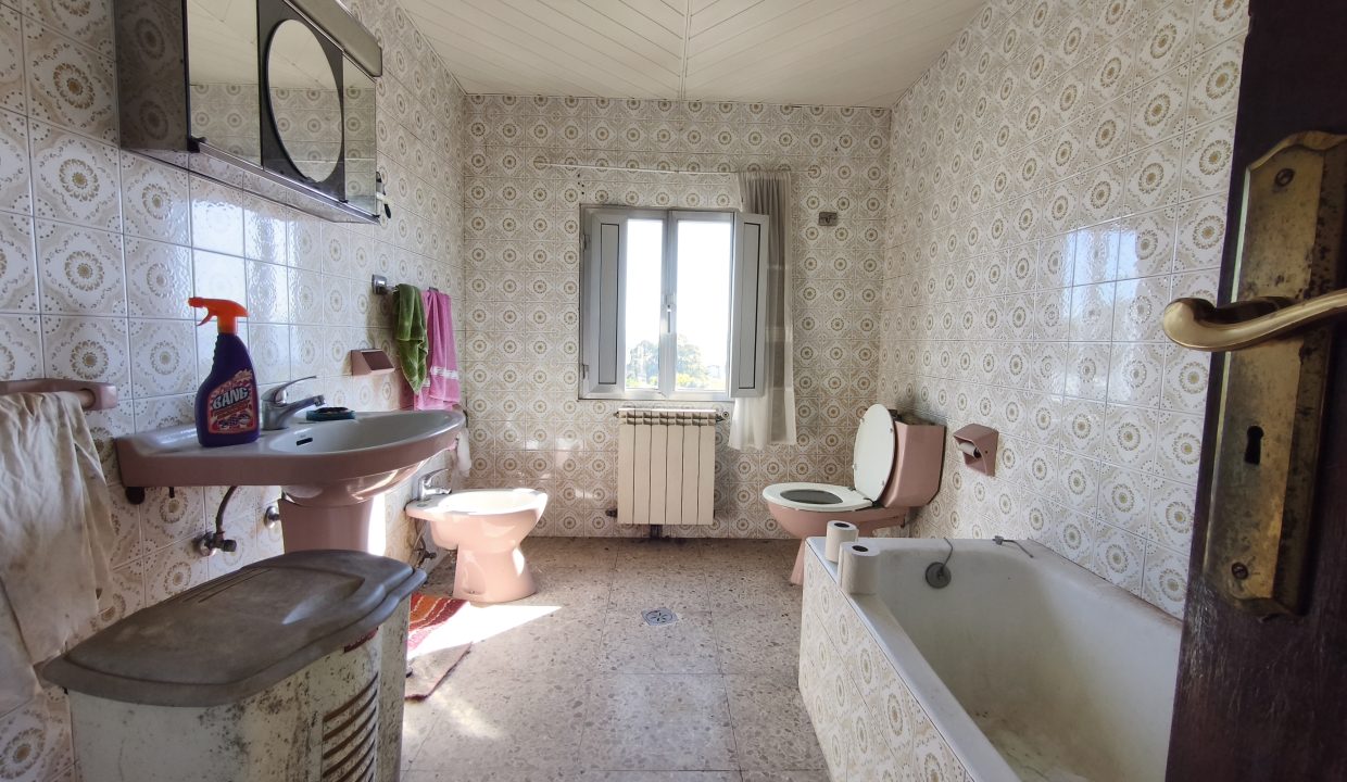 Oportunidad: casa con terreno y vistas en Ribeira