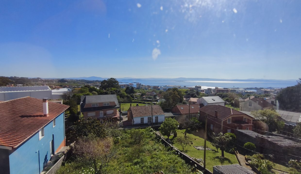 Vivienda para reformar con parcela cerca del mar