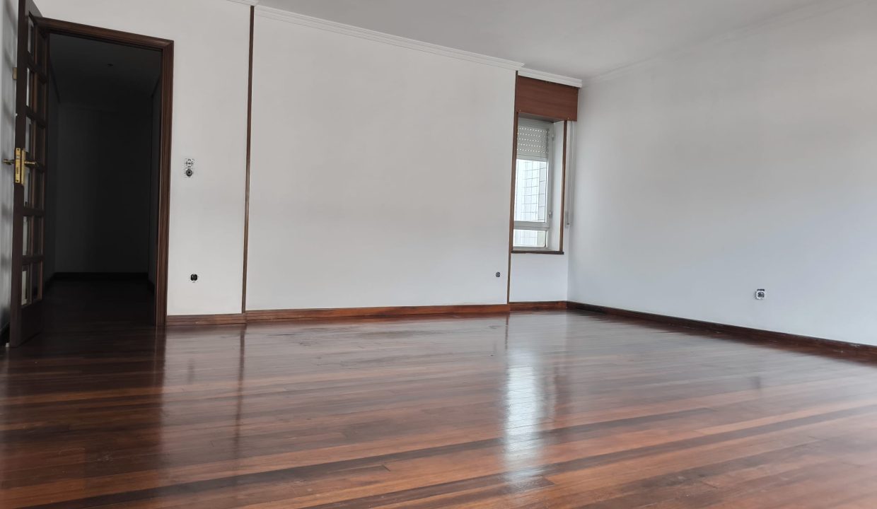 Piso espacioso en Ribeira centro