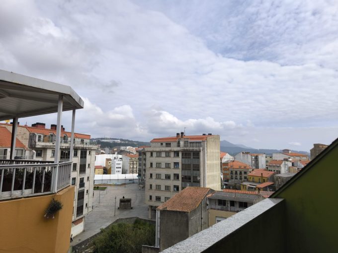 Vivienda céntrica próxima a todos los servicios en Ribeira.