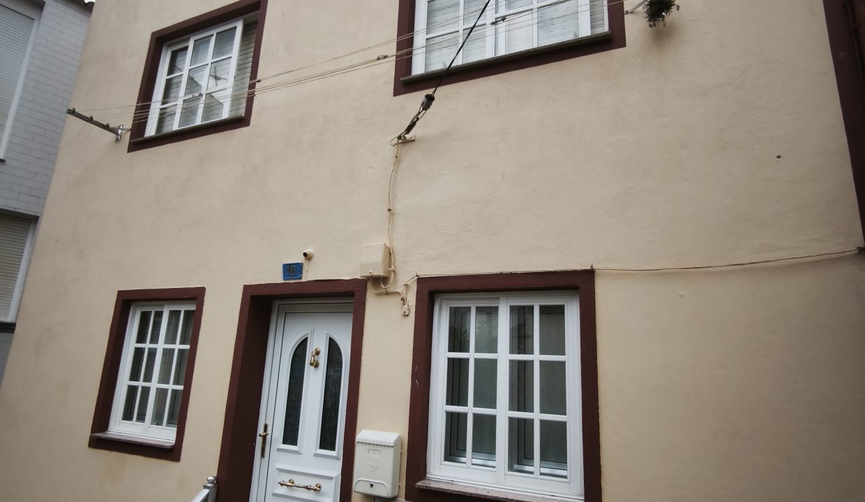 Casa en venta en el centro de Ribeira