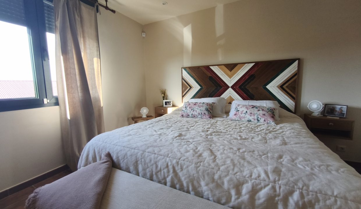 Dormitorio doble en San Pedro de Muro, Porto do Son
