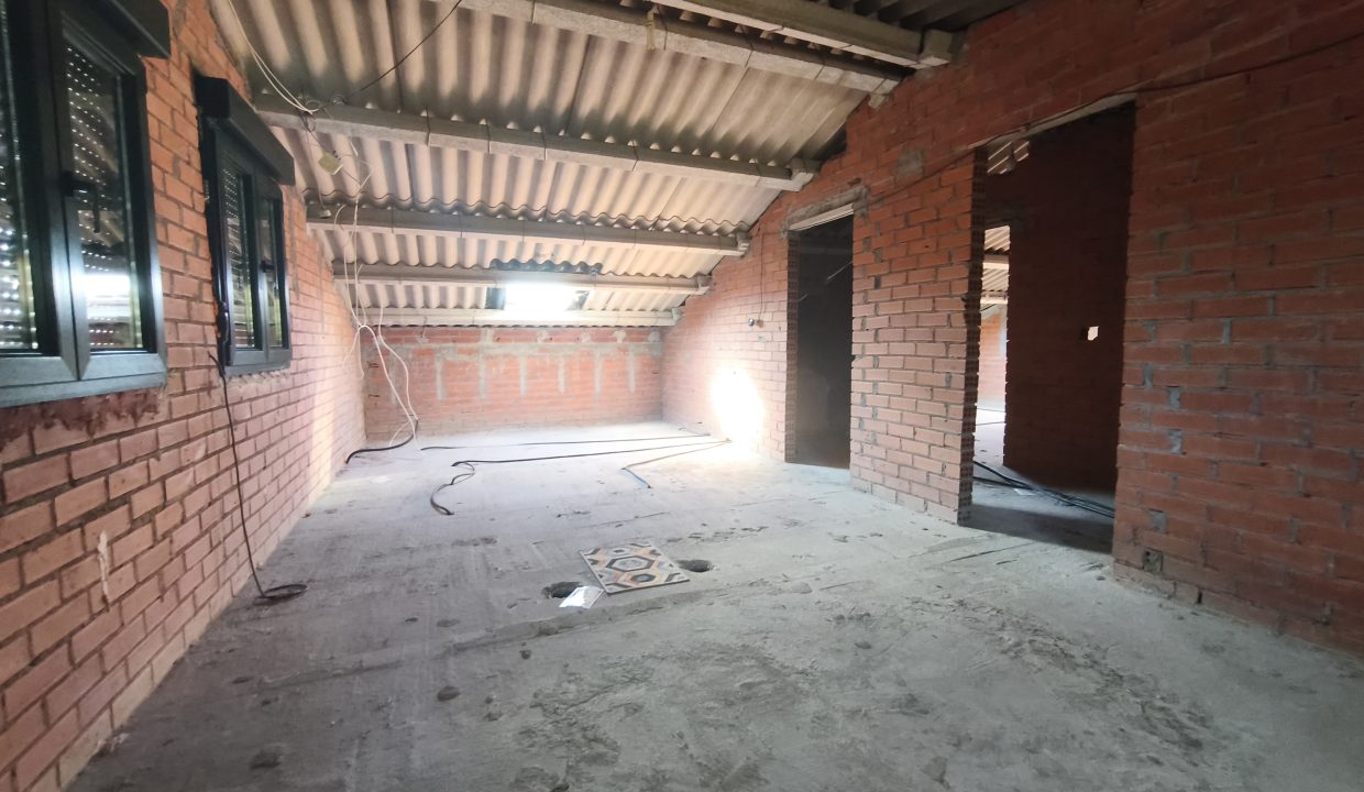 Interior del bajo cubierta en San Pedro de Muro, Porto do Son